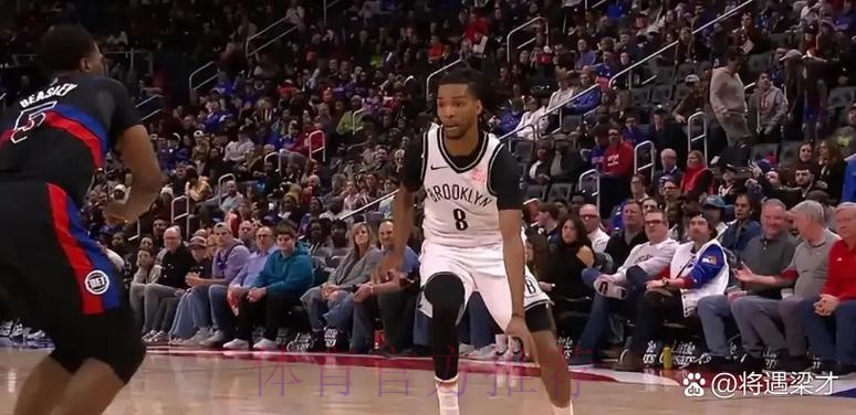 拉文底角三分投进开局连拿8分,国王10-7领先火箭 拉文底角三分投进开局连拿8分,国王10-7领先火箭